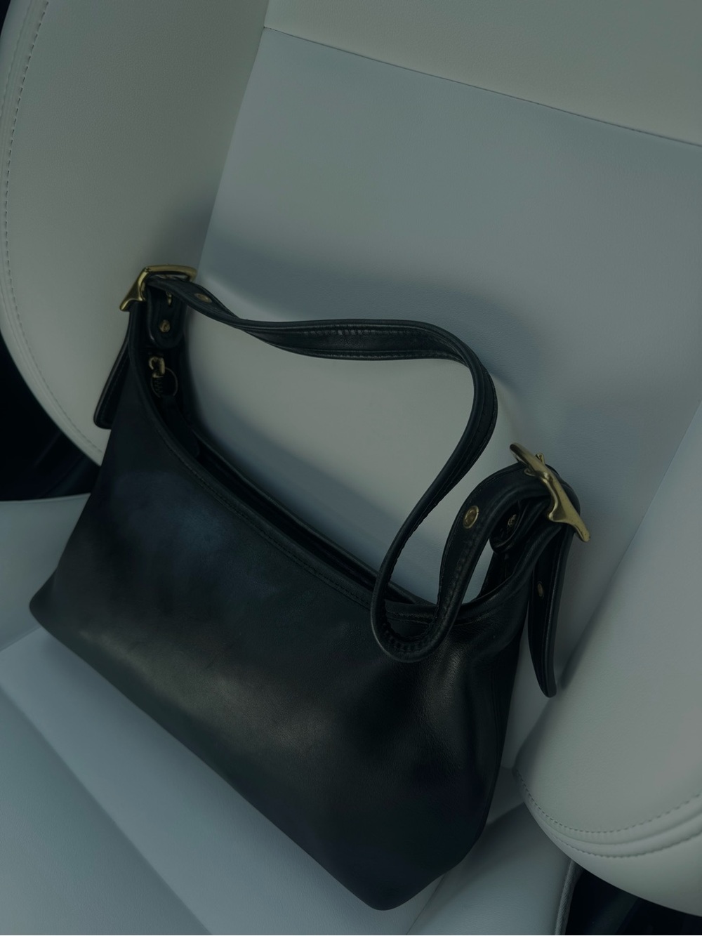 Vintage Coach Black Leather Shoulder Bag 9059 Gold Hardware